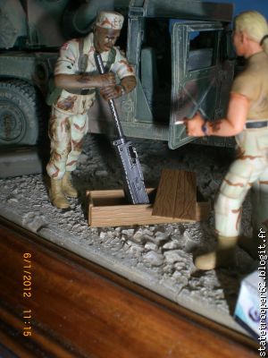 THE GUNSMITH  AND HIS MG / L ARMURIER ET SA MITRAILLEUSE